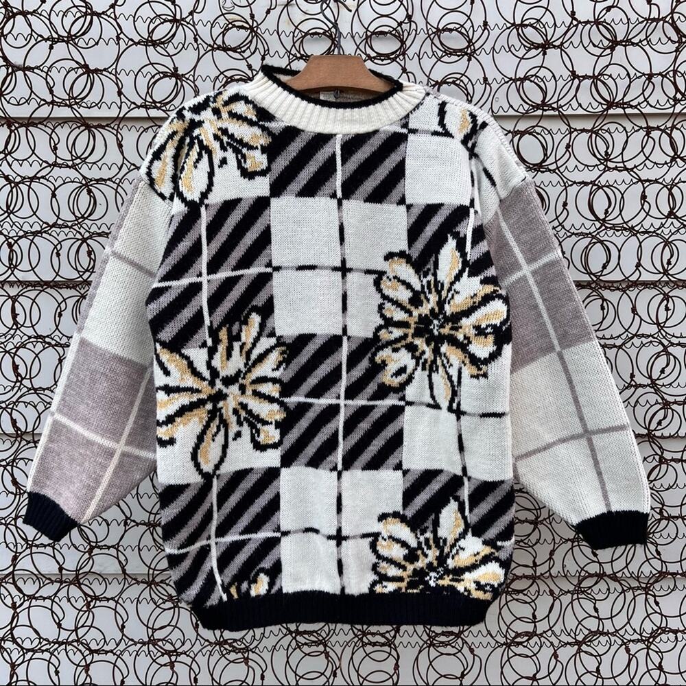 Vintage 90s Spunky cream and gray plaid with large floral print knit sweater L?